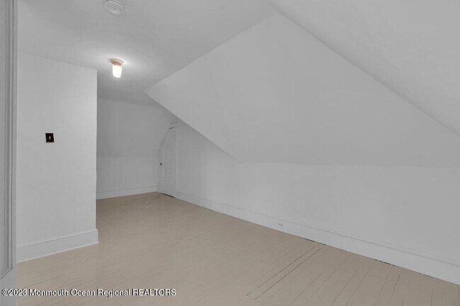 Building Photo - 683 Main Ave