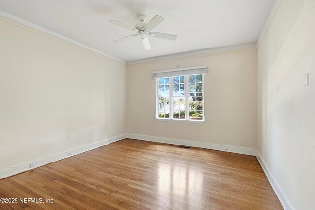 Building Photo - 3319 Pine St