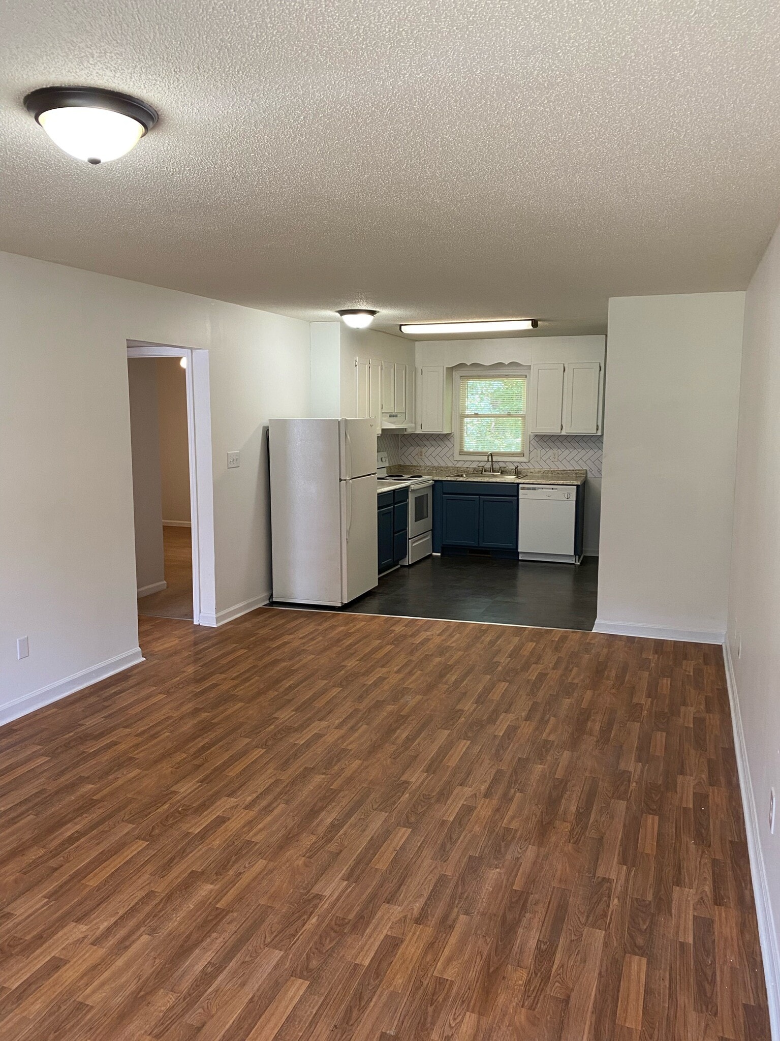 Building Photo - 1391 15th Ave NE