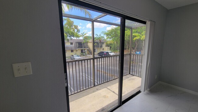 Building Photo - 1045 S Flagler Ave