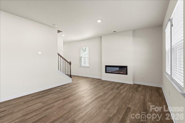 Building Photo - 1339 37th Ave Lane NE