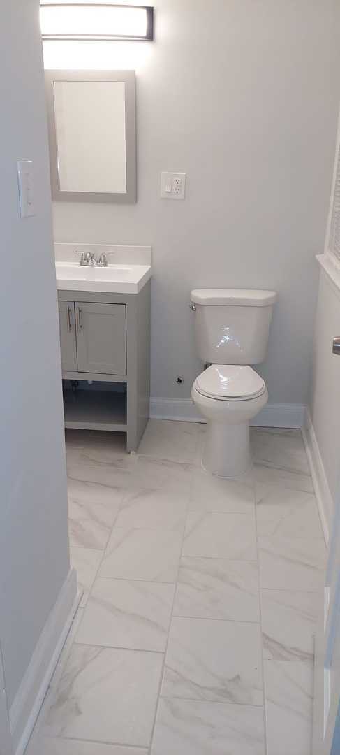 Building Photo - 1255 N Harding Ave