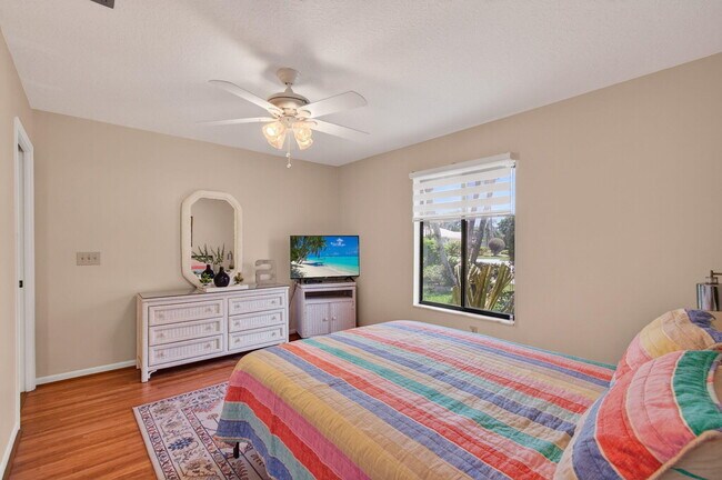 Building Photo - 2925 Riviera Dr