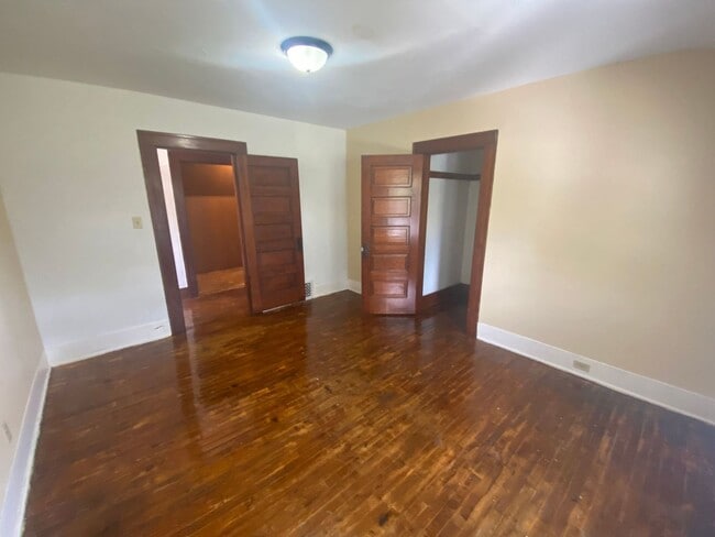 Building Photo - 420 Elm St