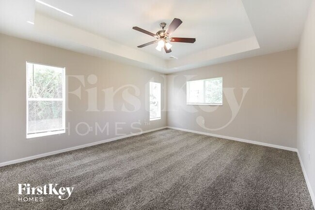 Building Photo - 740 Nina Ave S