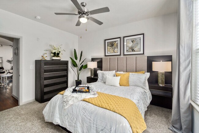 Building Photo - Exclusive Offer: Free Rent, No Fees, $200 ...