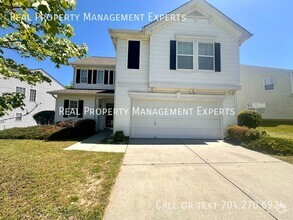 Building Photo - 10834 Glenluce Ave