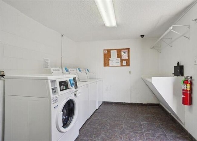 Building Photo - 3320 N Arnoult Rd