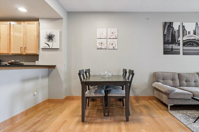 Building Photo - 333 W Mifflin St