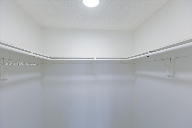 Building Photo - 365 NE 125th St