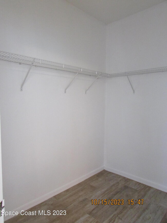 Building Photo - 4192 Collinwood Dr