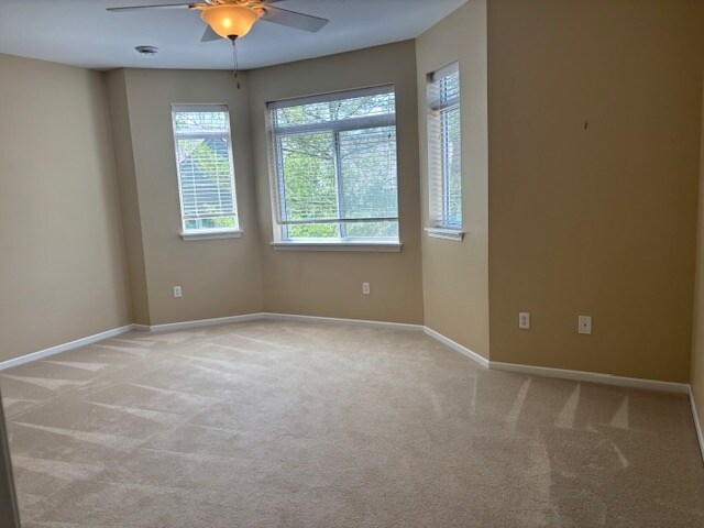 bedroom - 18235 W Wisconsin Ave