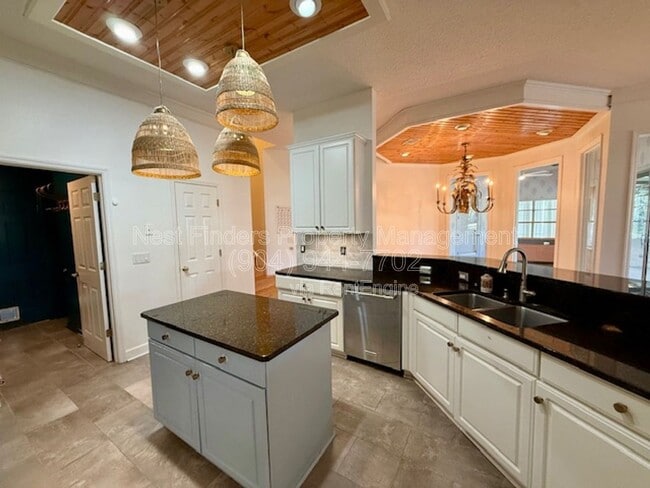 Building Photo - 424 Oak Pond Dr