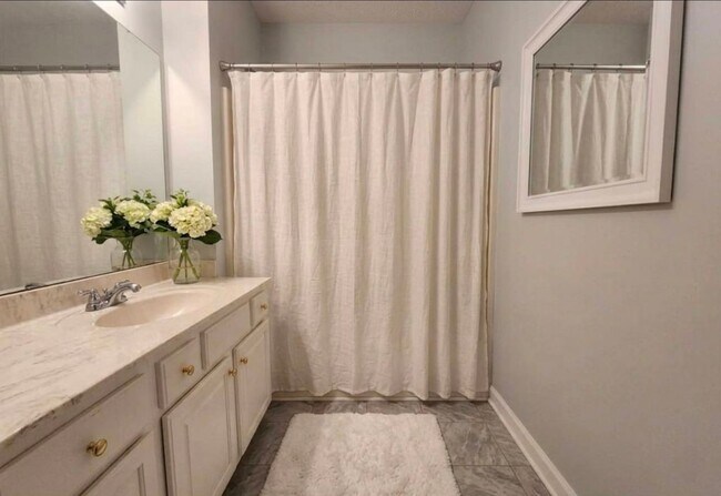 Building Photo - Maple Ridge Golf Community 4 Bedrooms 3 Bath