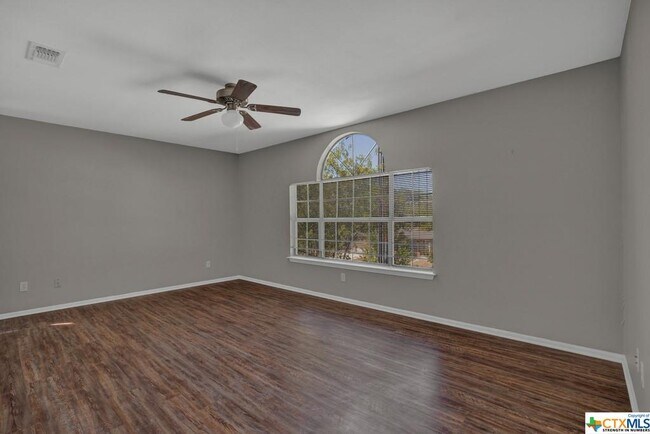 Building Photo - 650 Freiling