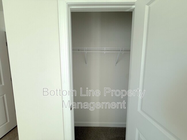 Building Photo - 8024 Hidden Spgs Trl