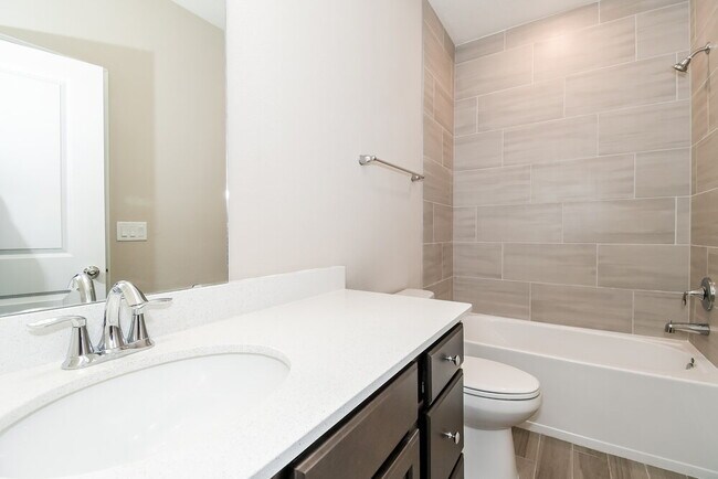 Building Photo - 2570 Laylas Wy