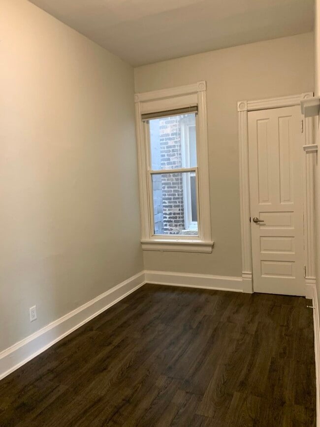 Building Photo - 1653 N Halsted St