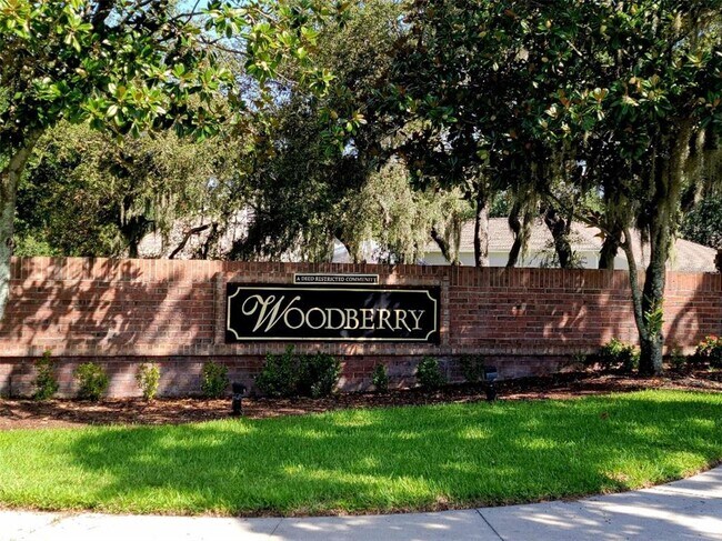 Building Photo - 806 Lesa Glen Pl