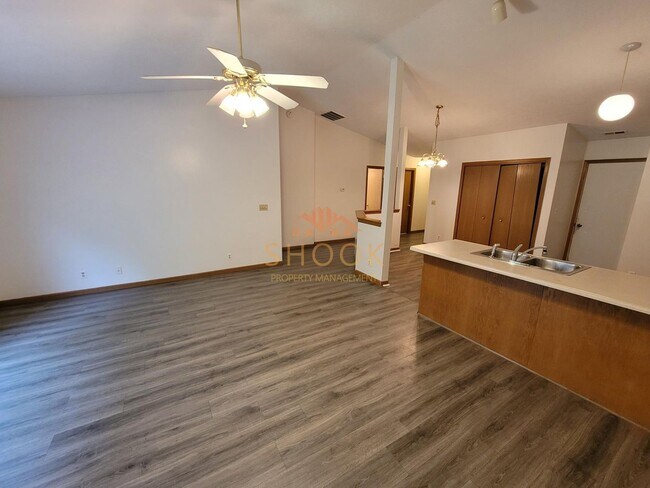 Building Photo - 2103 Bridgewater Cir