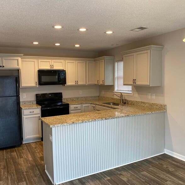 Building Photo - 3068 Queensgate Way