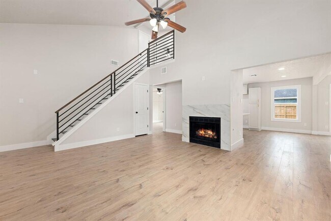 Building Photo - 90 W High Oaks Cir