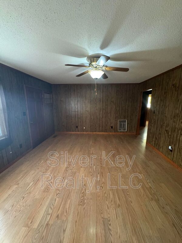 Building Photo - 165 Co Rd 358