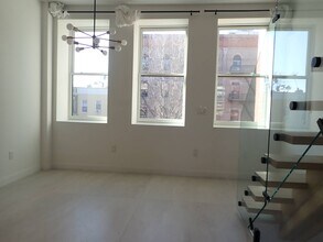 Building Photo - 1511 Pacific St