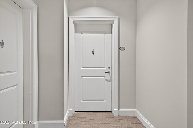 Building Photo - 1431 Riverplace Blvd