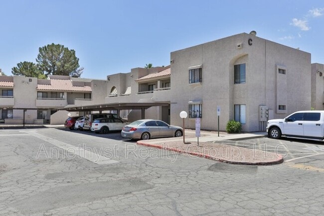 Building Photo - 11666 N 28th Dr