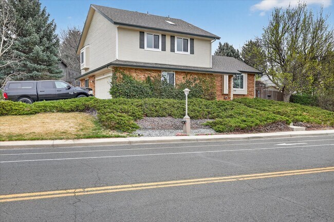 Building Photo - 4BR/4BA Updated Home with Finished Basement Suite & Landscaped Yard