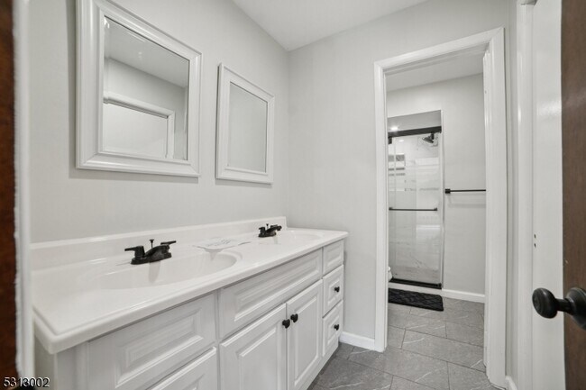 Building Photo - 8 Brookside Heights