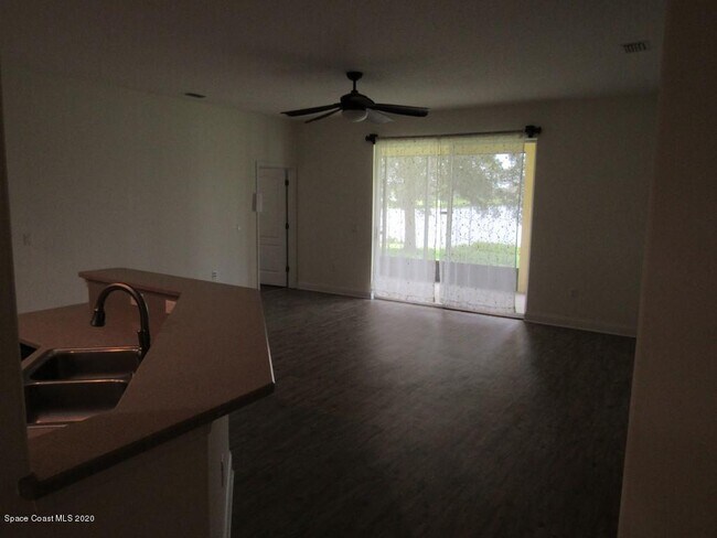Building Photo - 1741 Bridgeport Cir