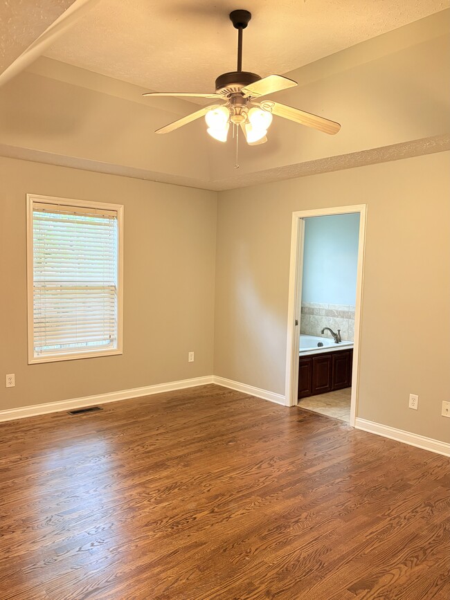 Building Photo - 3372 Fair Oaks Cir