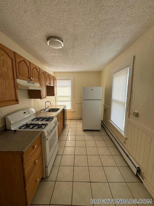 Building Photo - 44 Winship St