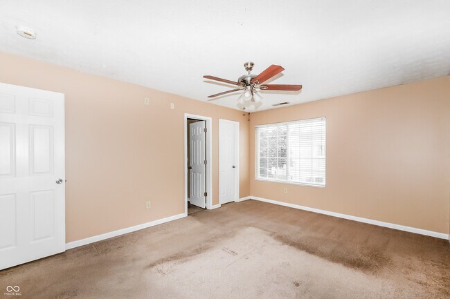Building Photo - 2525 Grand Fir Dr