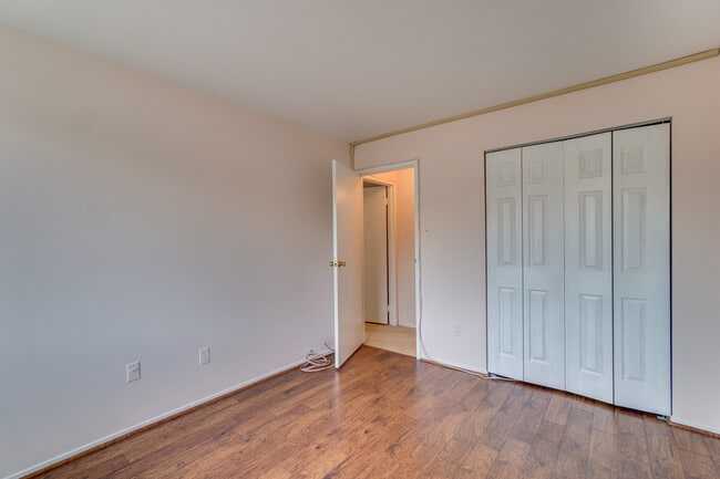 Building Photo - 2817 Jermantown Rd