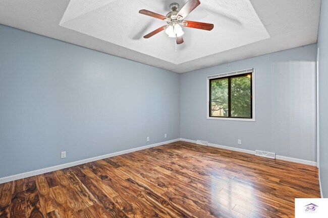 Building Photo - 15223 Y St