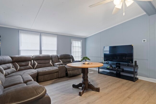 Building Photo - 158 Thomas Field Rd SE