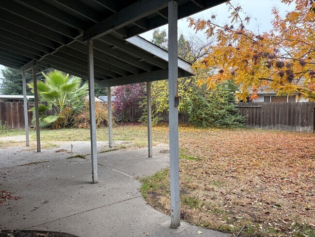 Building Photo - Ideal Salida Neighborhood! Upgraded laminate flooring throughout the first floor of the home. Fir...