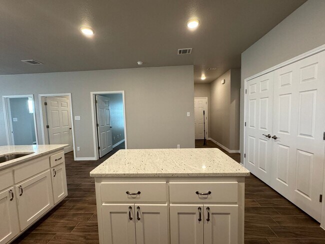 Building Photo - 5403 Rose Gdn Lp