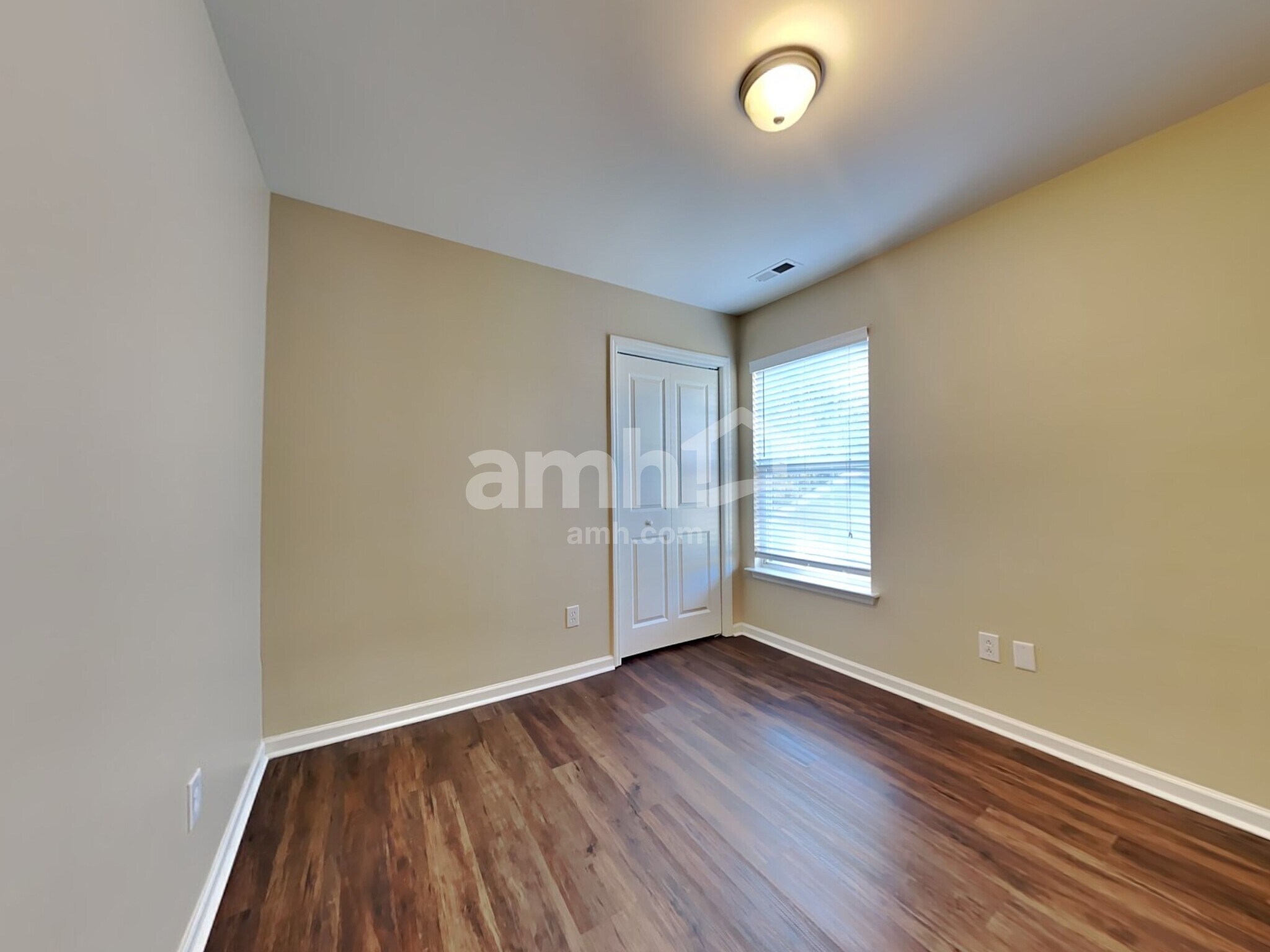 Building Photo - 577 English Oak Cir