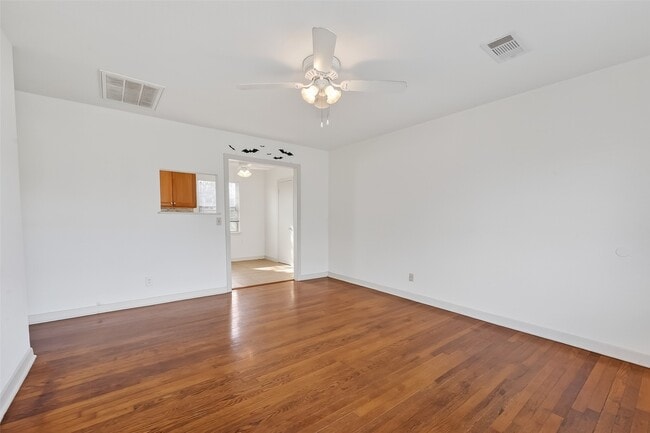 Building Photo - 2007 Antoine Dr