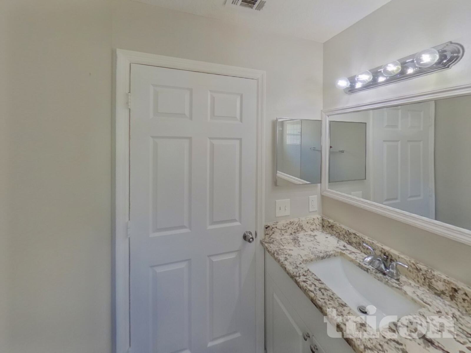 Building Photo - 1002 E 108th Ave