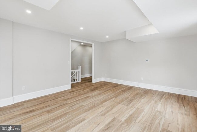 Building Photo - 11 Lexington Ave