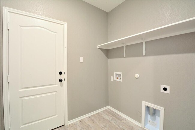 Building Photo - 522 Thunder Valley Trl