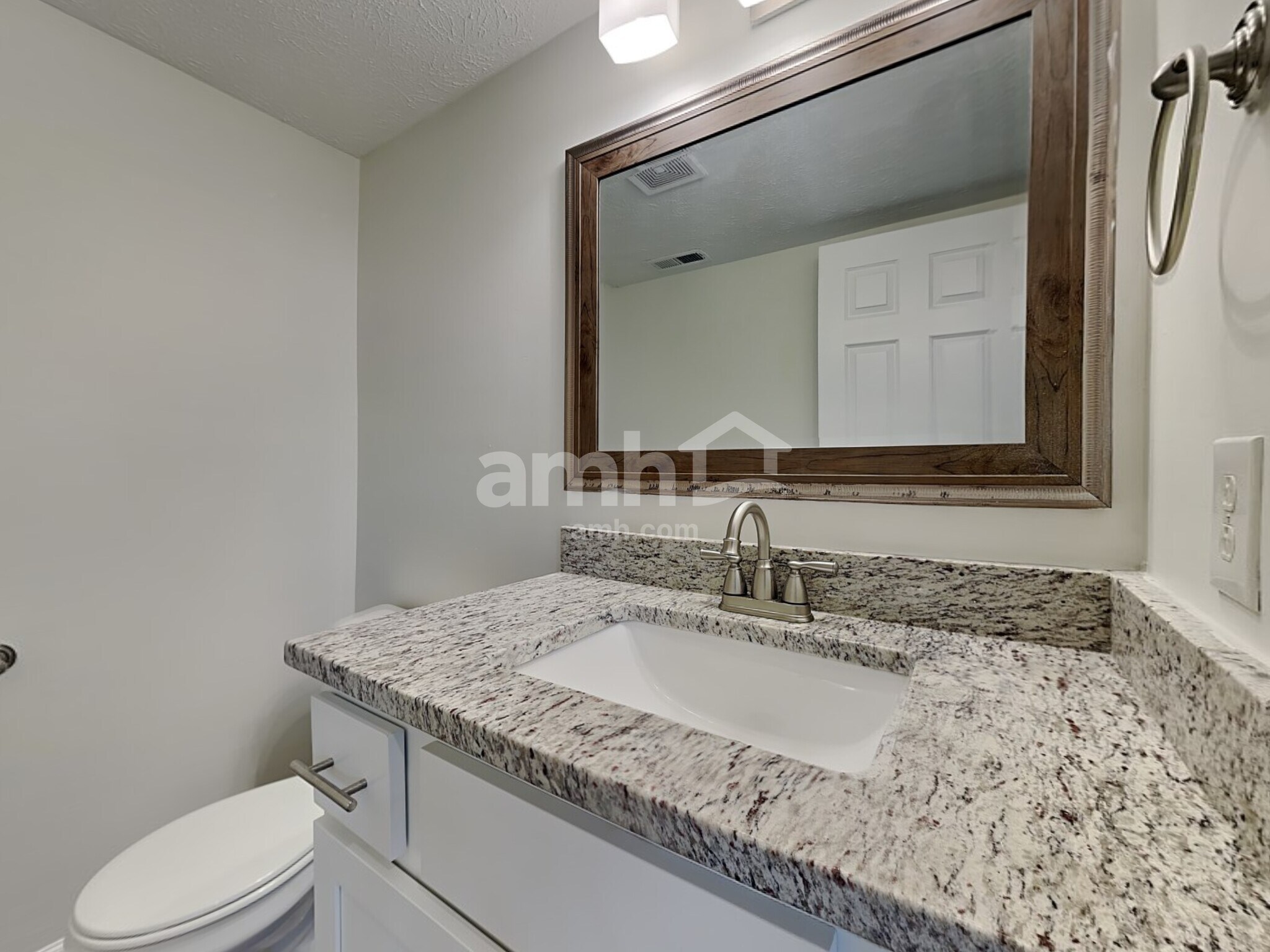 Building Photo - 1048 Reveres Run