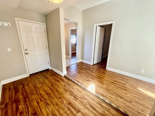 Building Photo - Prime Location! Modern 2BD/1 BA with A/C & EV Charging Steps from Mississippi