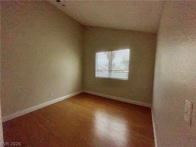 Building Photo - 2616 Camphor Tree St