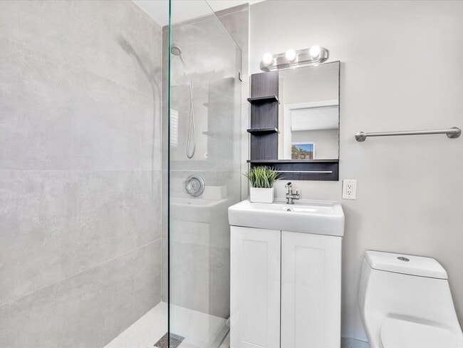 Building Photo - 54 SW 16th St